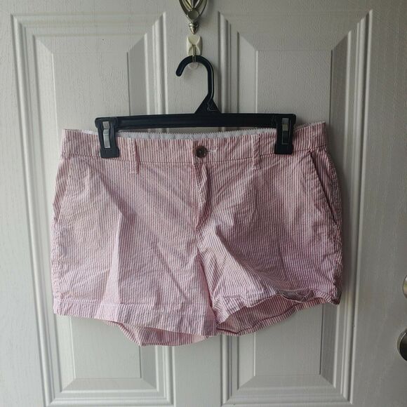 Old Navy Pants - Old Navy Everyday Shorts Size 6 – Classic High Rise Summer Staple